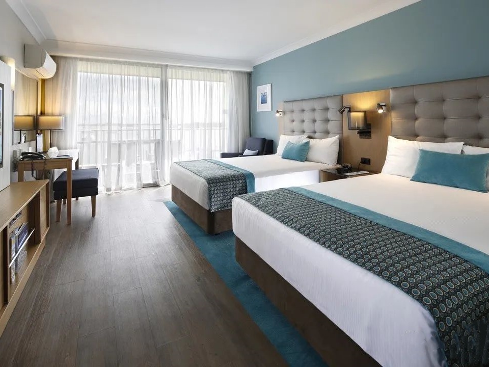 SPC flooring is well used in hotel floors,it has closed-cell foam layer,which makes the users feel comfortable and keeps them safe.